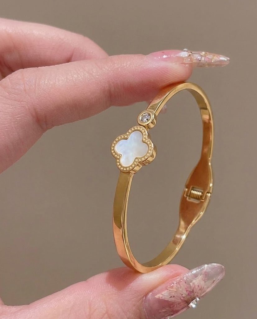 White Blossom Bracelet - Image 7